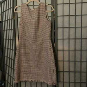 Loft size 4 dainty houndstooth dress. Fringe so guc but no flaws/ defects seen.